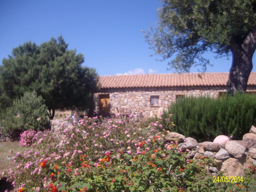 Agriturismo Spridda Bed and Breakfast Arzachena Eksteriør billede