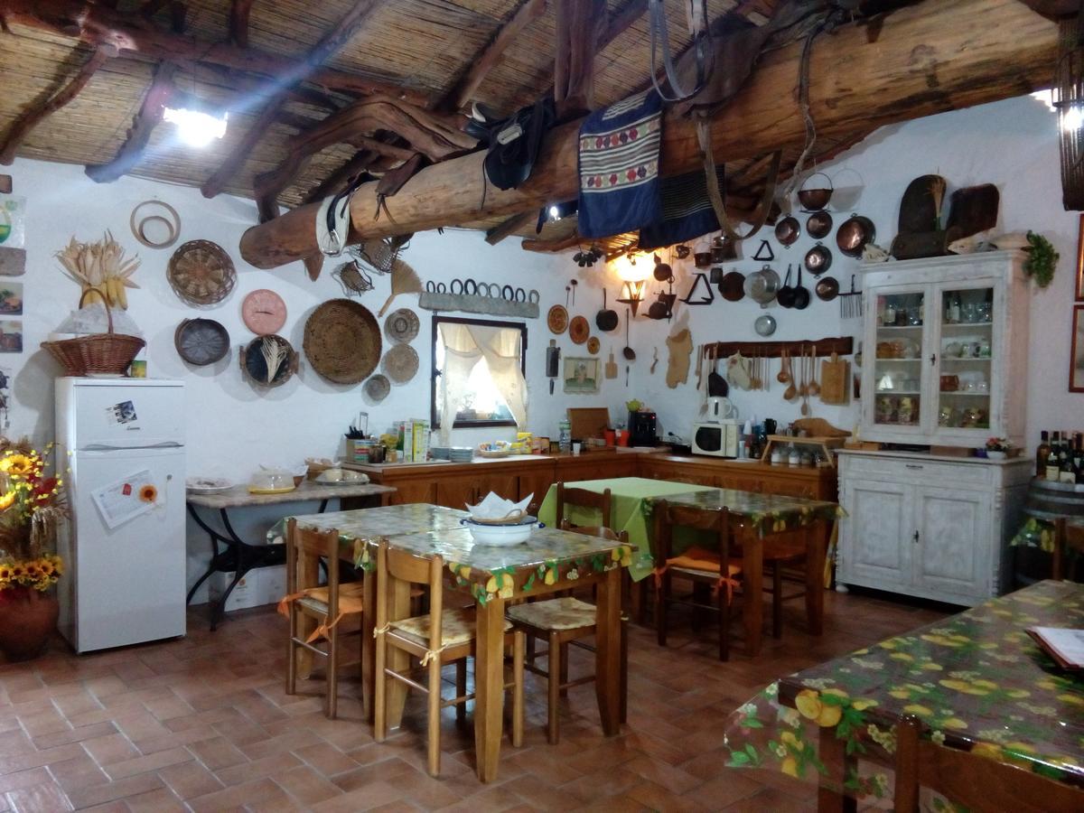 Agriturismo Spridda Bed and Breakfast Arzachena Eksteriør billede